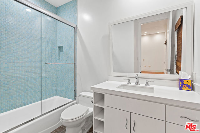 4510 Tyrone Avenue, Sherman Oaks CA: https://media.crmls.org/mediaz/0800f41f-65c9-4c6d-8abe-001c65290323.jpg