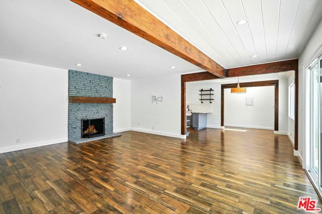 20616 Quedo Drive, Woodland Hills CA: https://media.crmls.org/mediaz/080175e3-805b-4621-b1b5-bf4455cd2eb6.jpg