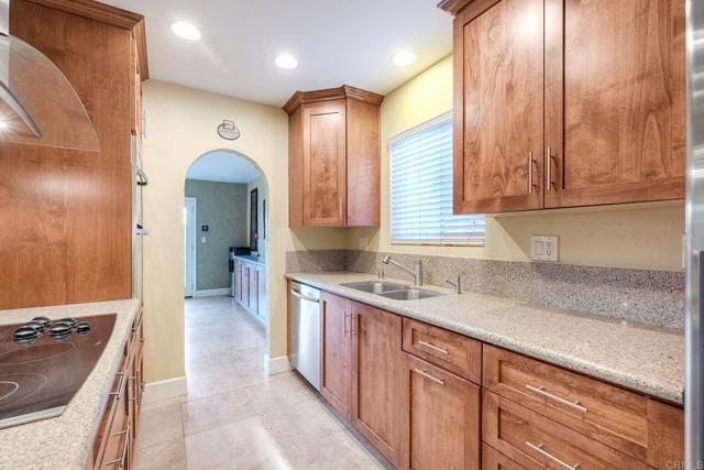 4410 Charger Boulevard, San Diego CA: https://media.crmls.org/mediaz/08017c69-1760-476a-8797-d214ac8697e8.jpg