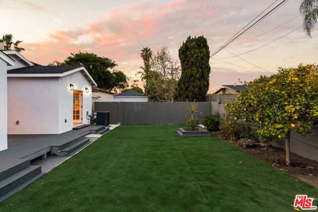 4240 Chase Avenue, Los Angeles CA: https://media.crmls.org/mediaz/0801b661-3060-48d2-a8b2-b5bfecae86a7.jpg