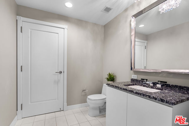 900 W Olympic Boulevard, Los Angeles CA: https://media.crmls.org/mediaz/08033d9b-7566-49d1-a278-5359a6fd2971.jpg