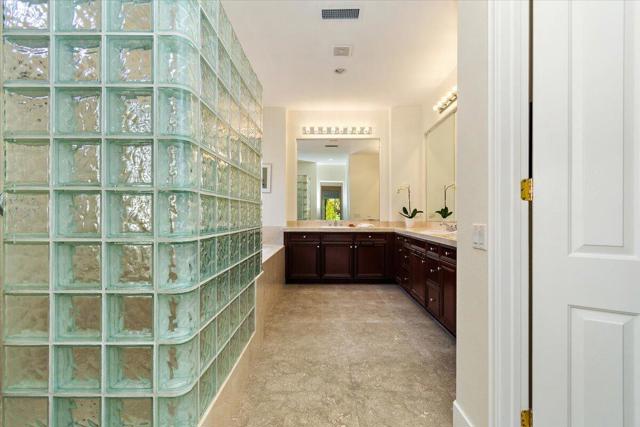 79700 Citrus Street, La Quinta CA: https://media.crmls.org/mediaz/080355c1-653c-4aaf-88fc-bfdbfacff3bd.jpg