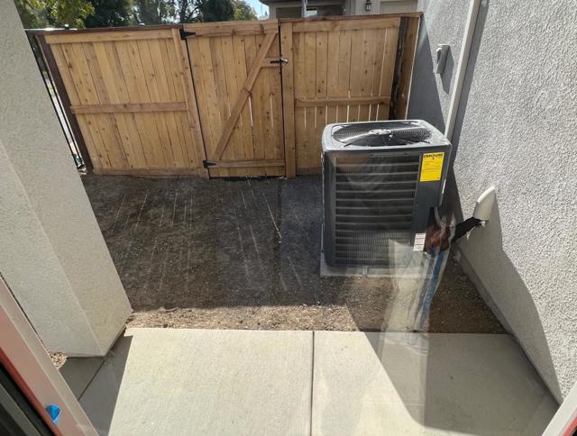 2800 High Tide Avenue, Sacramento CA: https://media.crmls.org/mediaz/080397e4-c920-4bfc-ada2-cff897d5b170.jpg