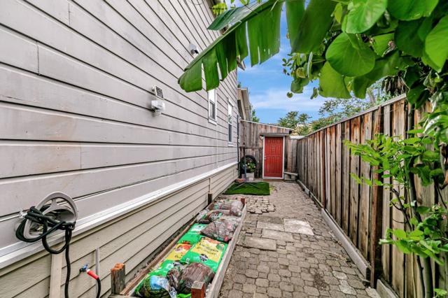 351 S 23rd Street, San Jose CA: https://media.crmls.org/mediaz/08043f1f-83c1-479d-bea6-64532e46060d.jpg