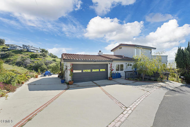 542 San Clemente Way, Camarillo CA: https://media.crmls.org/mediaz/08047c90-a510-48dc-808c-007c869bb825.jpg