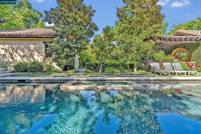 160 Camille Ave, Alamo CA: https://media.crmls.org/mediaz/0804eb52-85c4-4110-9903-37fc544c1650.jpg