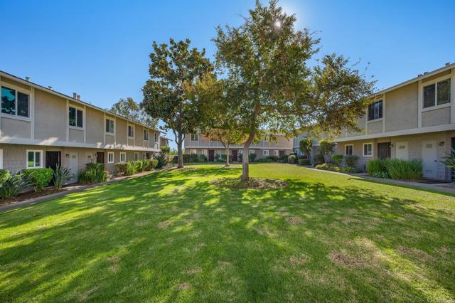 Detail Gallery Image 31 of 32 For 2112 E Vista Way #10,  Vista,  CA 92084 - 3 Beds | 2/1 Baths