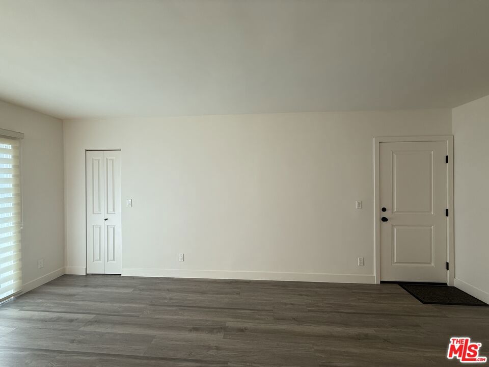 https://media.crmls.org/mediaz/08057fa3-9fa3-432c-aac6-b1502d98b494.jpg?preset=X-Large