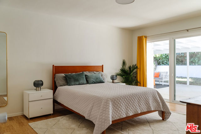 4220 Hillcrest Drive, Los Angeles CA: https://media.crmls.org/mediaz/0805805f-31dc-4134-8f3f-5b7d2c2f8316.jpg