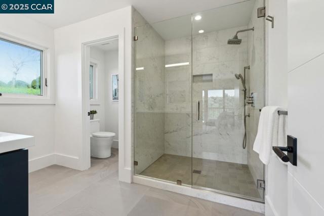 625 Sky Hy Cir, Lafayette CA: https://media.crmls.org/mediaz/08058e39-688a-4112-b3f4-3ba92758519e.jpg