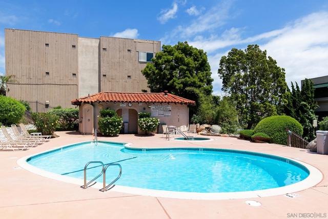 2510 Clairemont Dr, San Diego CA: https://media.crmls.org/mediaz/08061192-aea2-4c5d-959a-3ae6bbf690b2.jpg