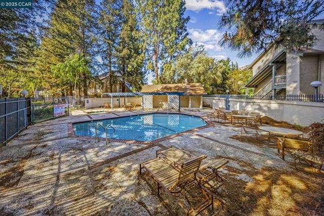 1117 Indian Summer Ct, San Jose CA: https://media.crmls.org/mediaz/08065bae-69d7-4a48-93f8-84250211a36a.jpg