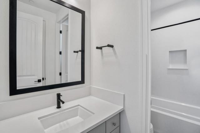 607 Santa Ynez Way, Marina CA: https://media.crmls.org/mediaz/0806f81c-36fc-48f4-96de-3214c31b2b78.jpg