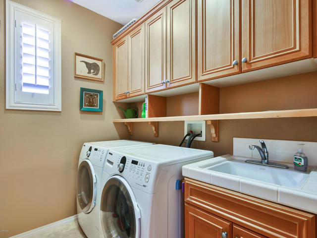 1333 Caspian Way, Oxnard CA: https://media.crmls.org/mediaz/08079770-5494-4bd6-86f2-c547626a38cb.jpg