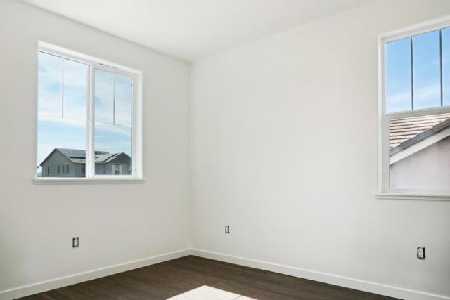 185 Tanoak Street, Hollister CA: https://media.crmls.org/mediaz/08084f52-fea3-4db5-affe-512dc5d1de29.jpg