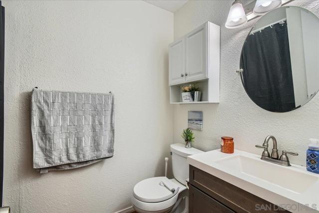 8753 Crossway Ct, Santee CA: https://media.crmls.org/mediaz/0808bf2d-5728-4cb2-a43f-7e9b01d013ee.jpg