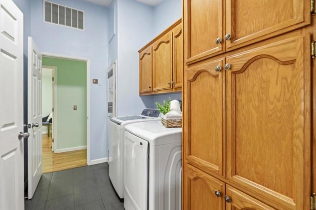 1520 E CAPITOL EXPWY, San Jose CA: https://media.crmls.org/mediaz/0808edc9-8714-43ae-ad97-dc1aee12cd77.jpg