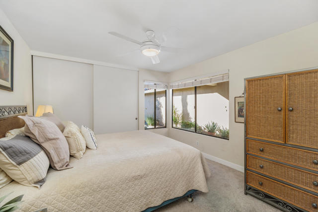 240 Santa Barbara Circle, Palm Desert CA: https://media.crmls.org/mediaz/0809519f-3b19-4963-8fea-cbffb7a58ba1.jpg