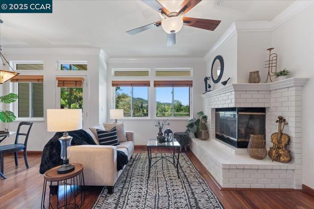 5501 Terra Granada Dr, Walnut Creek CA: https://media.crmls.org/mediaz/0809559b-02ef-4246-a30f-00520846df72.jpg
