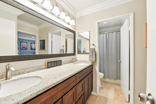 6224 Tangelo Place, Simi Valley CA: https://media.crmls.org/mediaz/080a1e24-cd47-4f4c-bd43-e7a1791de035.jpg