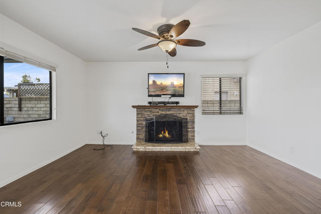 27722 Buckskin Drive, Castaic CA: https://media.crmls.org/mediaz/080a4fcf-90e2-44de-8e6c-0e16c1b5e1ad.jpg