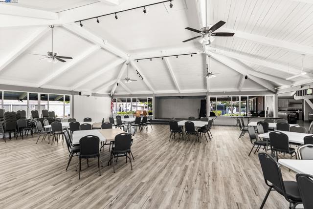 65 Pali, Pittsburg CA: https://media.crmls.org/mediaz/080bcac9-a467-4aed-9e22-417ab33cb130.jpg