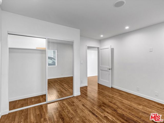754 N Croft Avenue, Los Angeles CA: https://media.crmls.org/mediaz/080be49f-9cb7-4be4-8abc-d5dd480de7e0.jpg