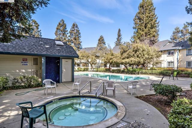 46762 Winema Cmn, Fremont CA: https://media.crmls.org/mediaz/080c4ad1-d668-42a4-a9d2-49cee19a31b3.jpg