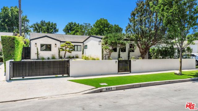 5305 Allott Avenue, Sherman Oaks CA: https://media.crmls.org/mediaz/080daa43-40e1-4c96-9621-231f12842421.jpg