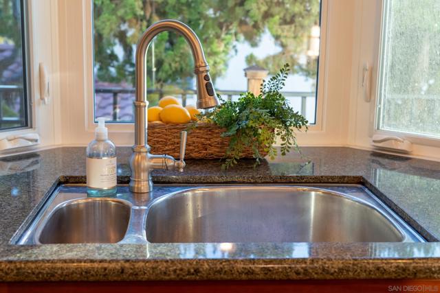 14036 TIERRA BONITA ROAD, Poway CA: https://media.crmls.org/mediaz/080ecccd-58fb-4a62-928f-4f17453ba0ed.jpg