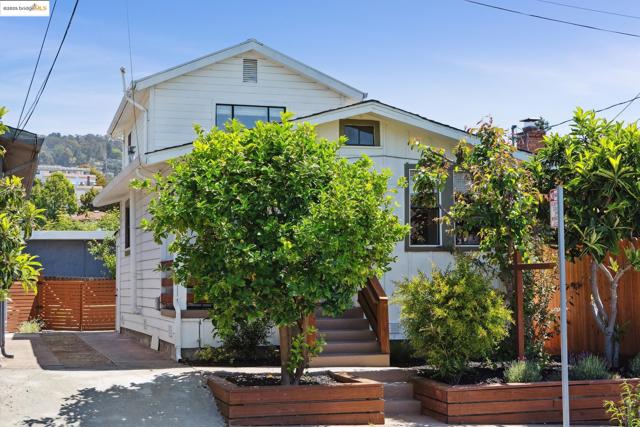 3360 Arizona St, Oakland CA: https://media.crmls.org/mediaz/080ee8e1-37b0-4e10-a9ee-4b1e8f07803b.jpg