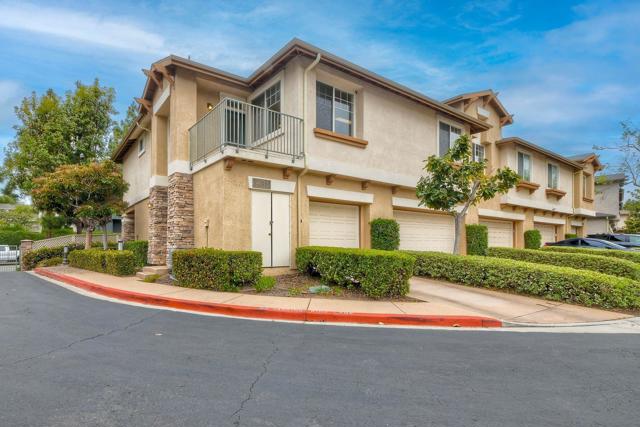 9633 West Canyon Terrace, San Diego CA: https://media.crmls.org/mediaz/080efdf4-7502-4b6e-a84c-4381c1233855.jpg