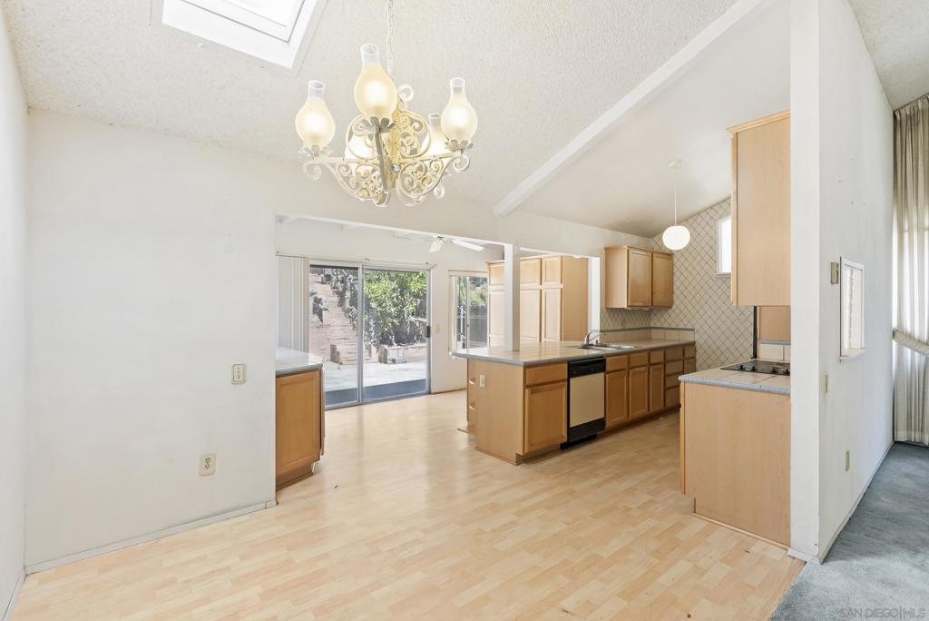 MLS #250035175SD img 10