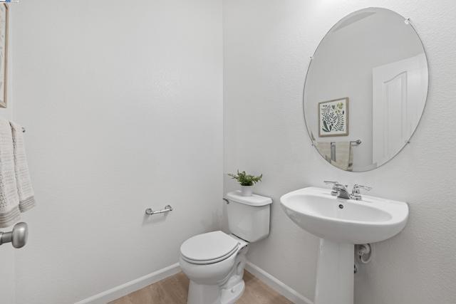 6677 S Mariposa Ln, Dublin CA: https://media.crmls.org/mediaz/0810ac78-9ce6-4445-9c7d-225eb5466ac0.jpg
