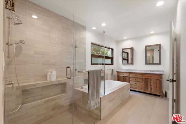 816 Hyperion Avenue, Los Angeles CA: https://media.crmls.org/mediaz/0810b211-d3ae-4bac-a0dc-05dfa7fcf61e.jpg