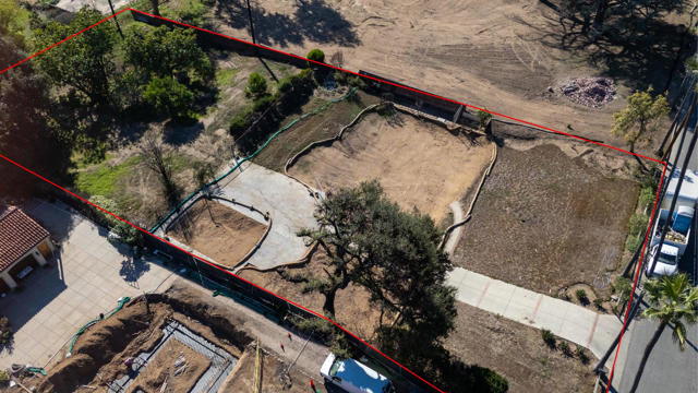 1660 Homewood Drive, Altadena CA: https://media.crmls.org/mediaz/08111d13-e3ce-41ed-ab0d-4f2e6e623f9d.jpg