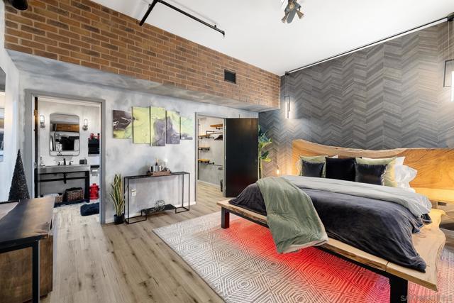 350 11Th Ave, San Diego CA: https://media.crmls.org/mediaz/0812acdc-3324-4585-b67e-de5a493819f9.jpg