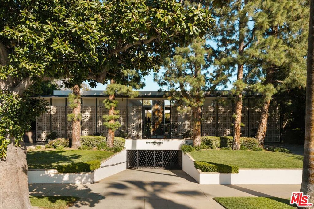 720 S Orange Grove Boulevard #3A