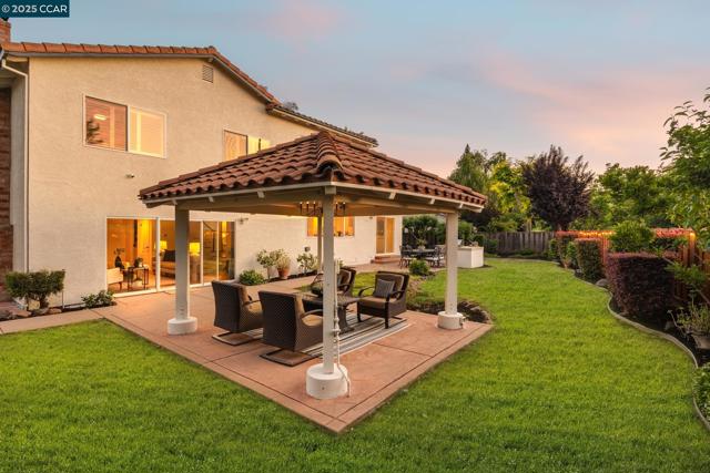 46 Saint Mark Ct, Danville CA: https://media.crmls.org/mediaz/0813e027-3282-4cfe-9b57-bc2c7697e7e9.jpg