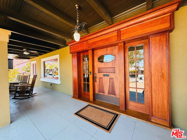 5301 Brynhurst Avenue, Los Angeles CA: https://media.crmls.org/mediaz/08148c26-e442-4742-bfc4-97a88295fec6.jpg