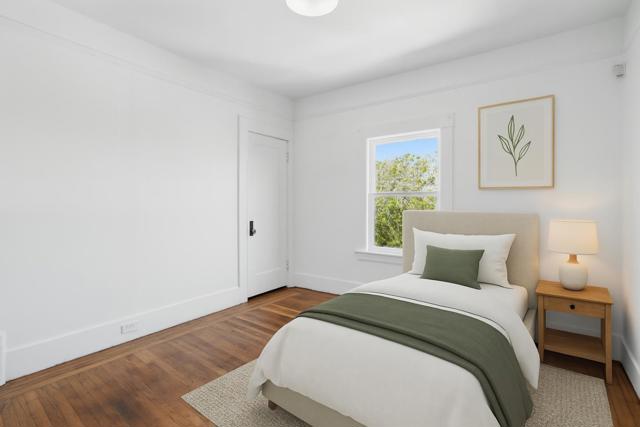 32 Cross Street, San Francisco CA: https://media.crmls.org/mediaz/0814a6d3-7bf0-40b0-a2f3-d5b2d45d3baa.jpg