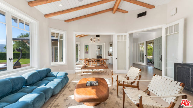 6815 Dume Drive, Malibu CA: https://media.crmls.org/mediaz/0814f3f5-f745-4136-8430-482337490f43.jpg