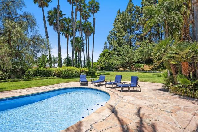 1203 Caminito Graciela, Encinitas CA: https://media.crmls.org/mediaz/08153003-a42e-4609-b35c-a4c178a0e536.jpg