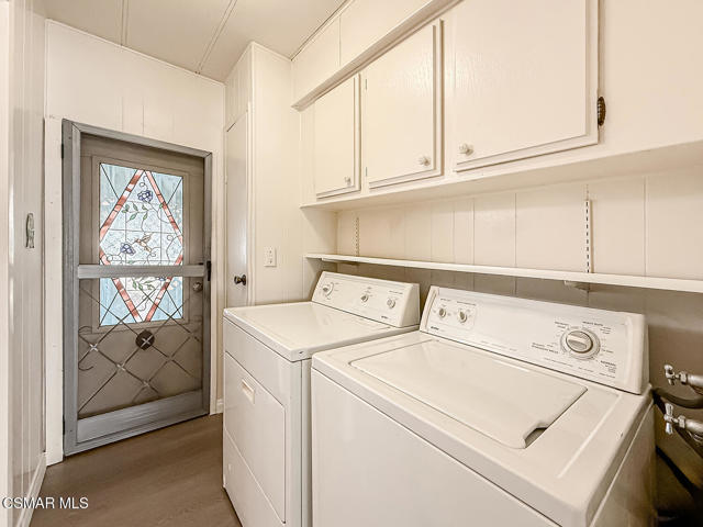 27 Irena Avenue, Camarillo CA: https://media.crmls.org/mediaz/08155879-5fa5-4063-a71e-8fd576519e11.jpg