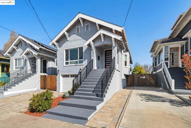 934 Apgar St, Oakland CA: https://media.crmls.org/mediaz/0815af56-99f7-4456-9ca9-af222d252373.jpg