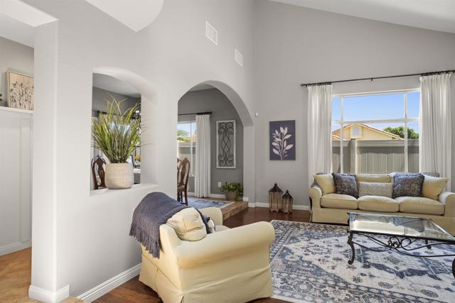 1990 Willowbrook Drive, Oceanside CA: https://media.crmls.org/mediaz/0815d75c-139a-4cc7-b17e-5ed5c4f86890.jpg