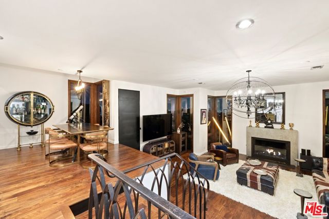 2860 Hollyridge Drive, Los Angeles CA: https://media.crmls.org/mediaz/0815f7fd-0bb9-47d7-84d4-48784f19254c.jpg