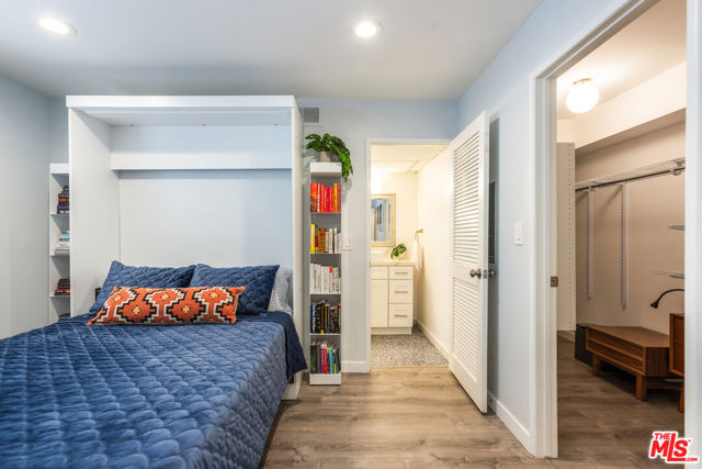 11828 Goshen Avenue, Los Angeles CA: https://media.crmls.org/mediaz/0816d200-948f-4227-b8dc-14f25917a87e.jpg
