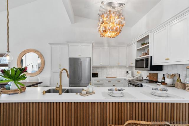 832 Kalpati Cir, Carlsbad, California 92008, 2 Bedrooms Bedrooms, ,2 BathroomsBathrooms,Condominium,For Sale,Kalpati Cir,250026989SD