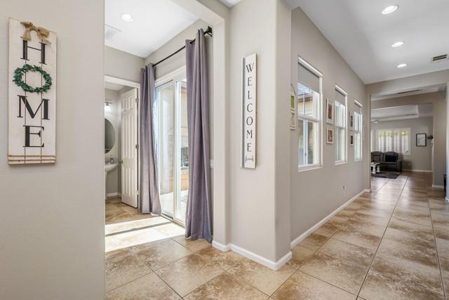 40844 Piazza Del Paradiso, Indio CA: https://media.crmls.org/mediaz/0817b802-42cf-4906-ba94-900f041b0aff.jpg